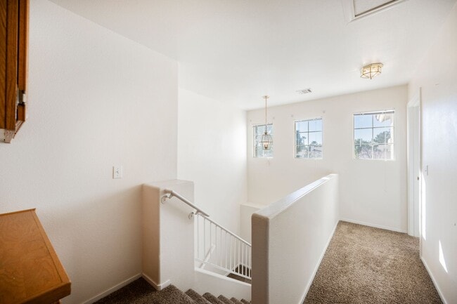 Building Photo - Honey, I’m Home! This Lovely 3 Bedroom, Two-Story Home Is Located In Summerlin.