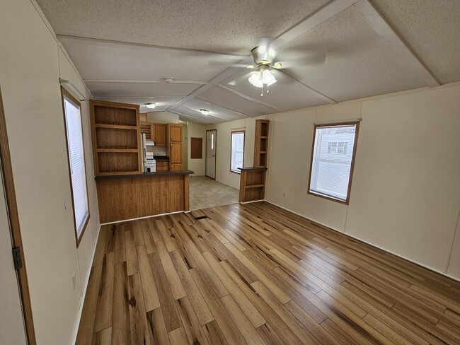 Building Photo - 47 Noble Ln