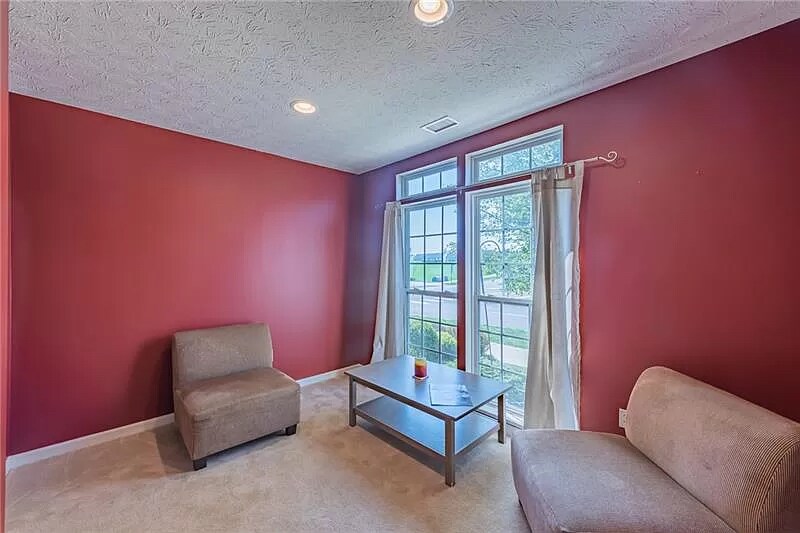 Building Photo - 4019 Village Run Rd