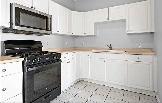 Building Photo - 61 Shurtleff St