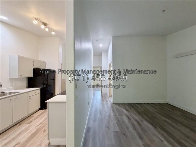 Building Photo - 10010 SW 125th Ave