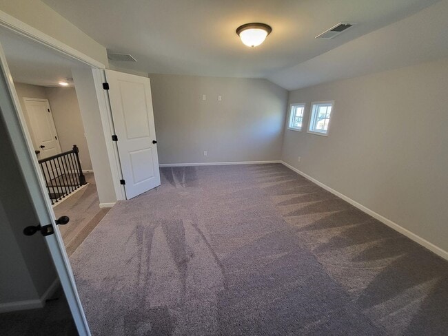 Building Photo - Inviting 5 Bedroom 3 Bath Beautiful Rental