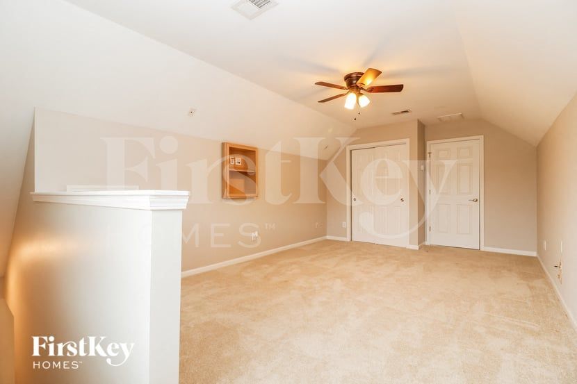 Building Photo - 577 Delafield Dr
