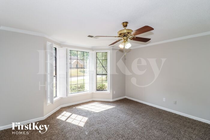 Building Photo - 8410 Walnut Tree Dr
