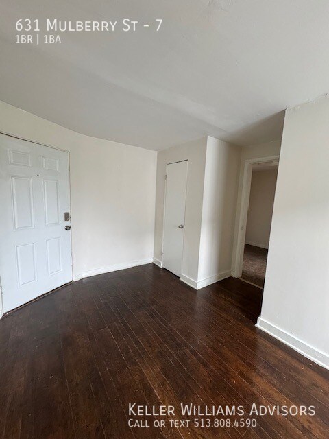 Building Photo - 631 Mulberry St