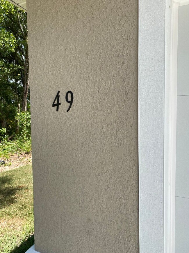 Building Photo - Custom Home - Desirable SE Ocala Neighborh...