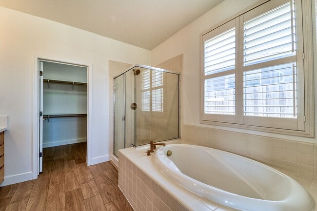 Building Photo - Stunning 4-Bedroom Home with Spacious Yard