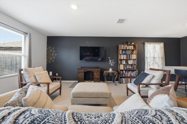 Building Photo - 1393 Beach Dr