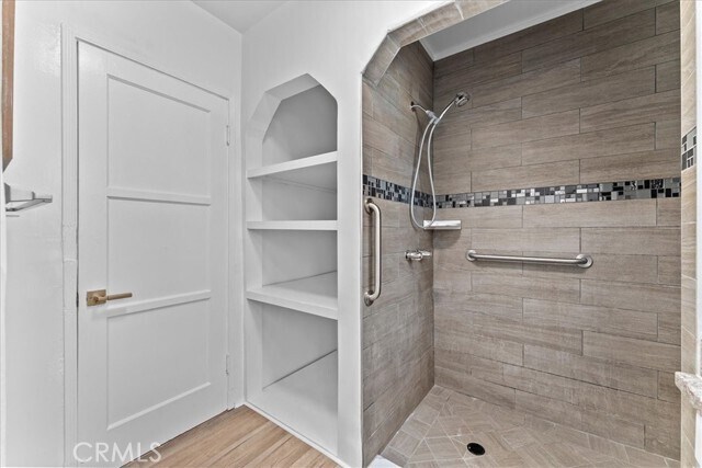 Building Photo - 9801 S Hobart Blvd