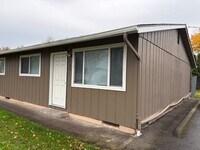 Building Photo - 211