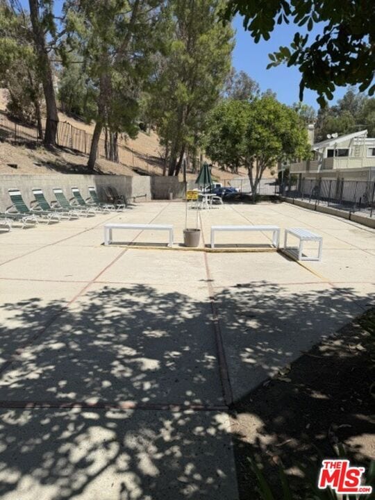 Building Photo - 22123 Burbank Blvd