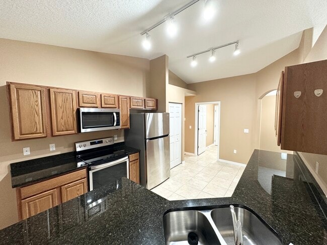 Building Photo - 12 Robin Pl