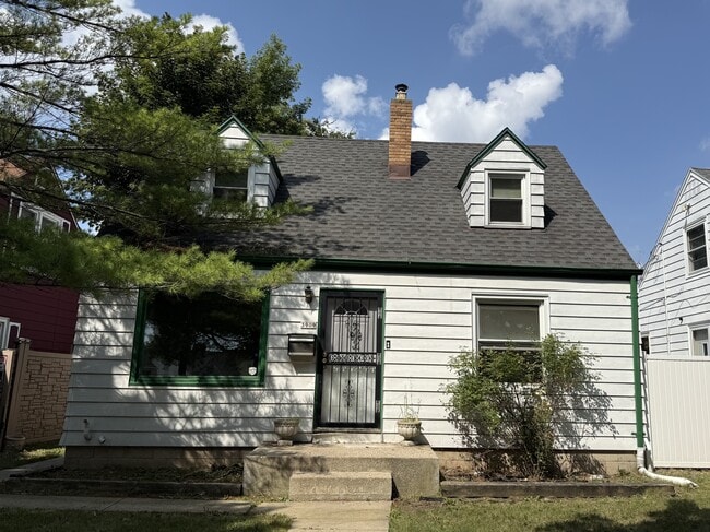 Primary Photo - 3909 N 70th St