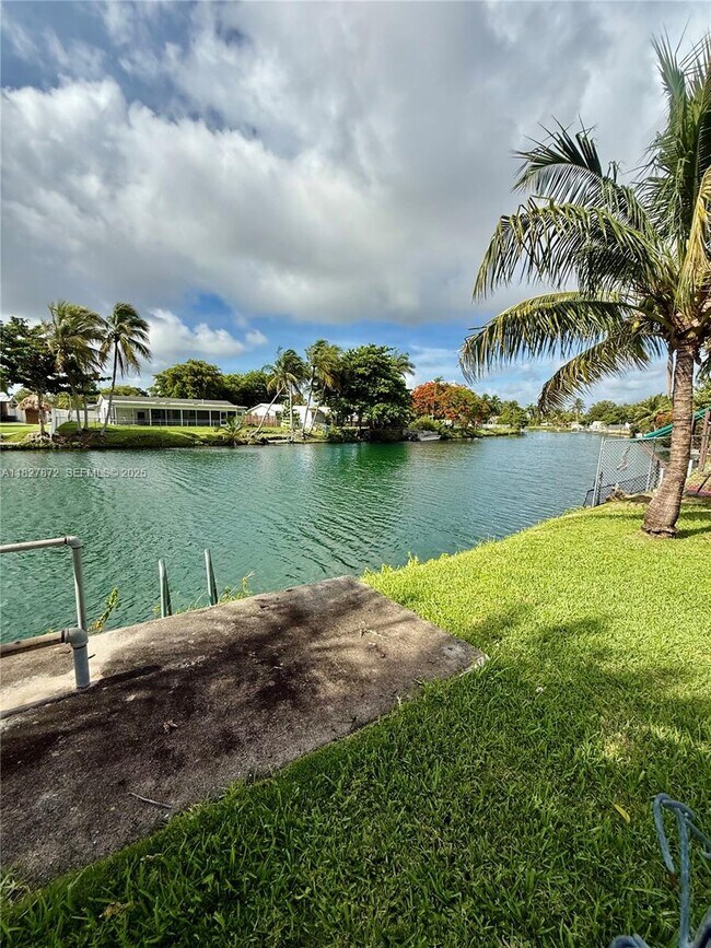 Building Photo - 9740 Sterling Dr