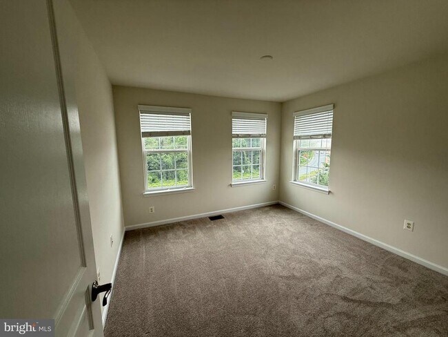 Building Photo - 14752 Malloy Ct