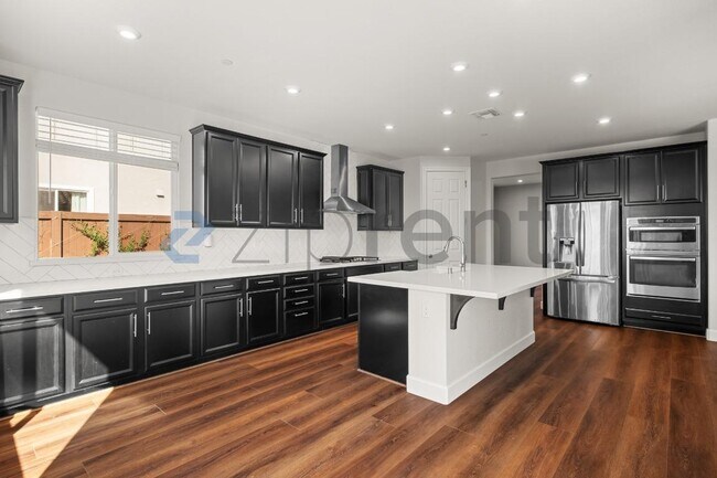 Building Photo - 1465 Blossom Way