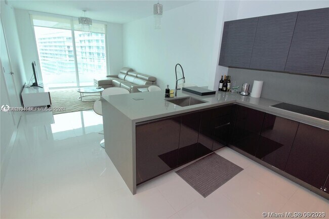 Building Photo - 1080 Brickell Ave