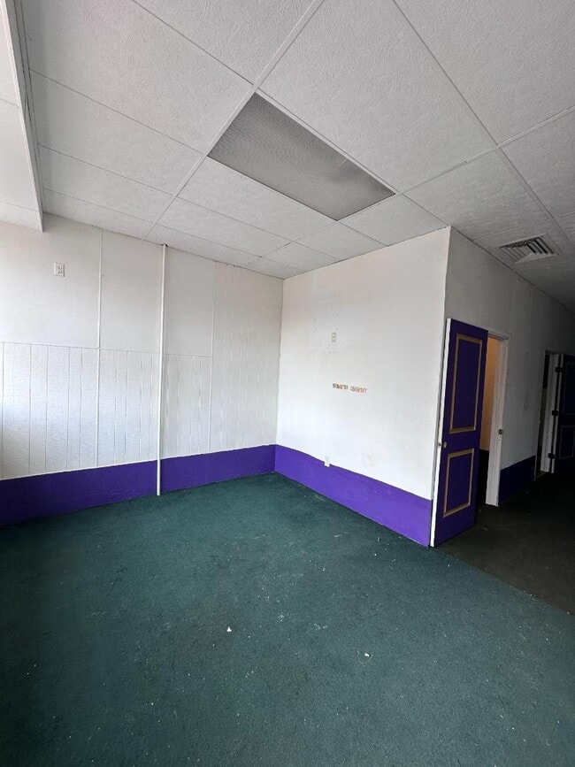 Building Photo - 113 W Main St