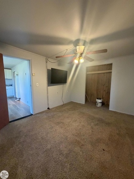 Building Photo - 9237 N River Rd