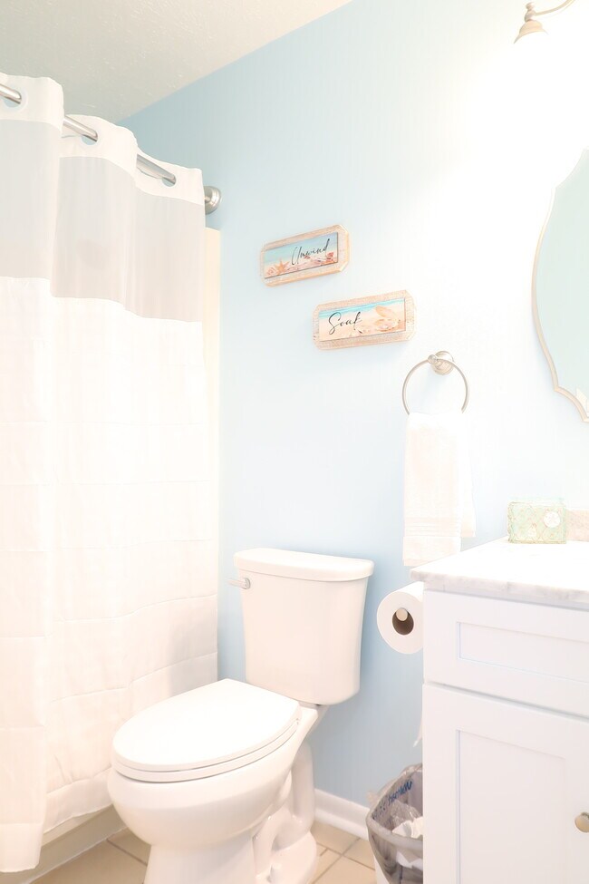 Building Photo - 6326 Sunset Dr