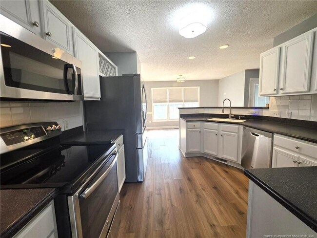 Building Photo - 2917 Franzia Dr