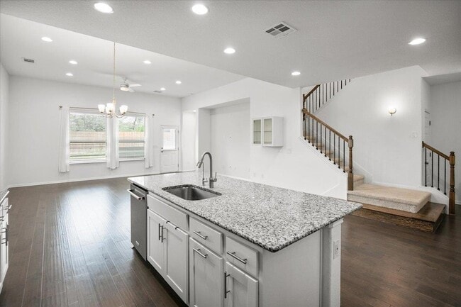 Building Photo - 405 Arrowhead Vine St