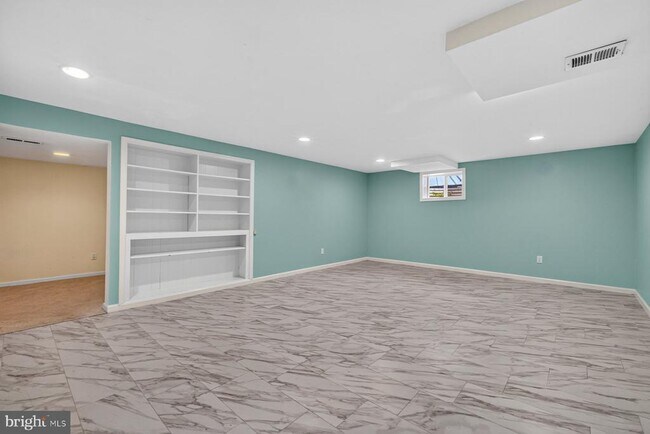 Building Photo - 3604 Husted Dr