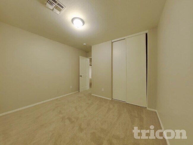 Building Photo - 11522 W Charter Oak Rd