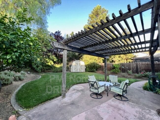 Building Photo - 1465 Wedgewood Ct