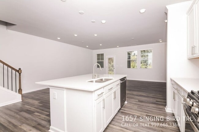 Building Photo - 1657 Singing Bird Trl