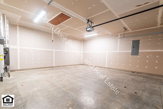 Building Photo - 307 Toledo St