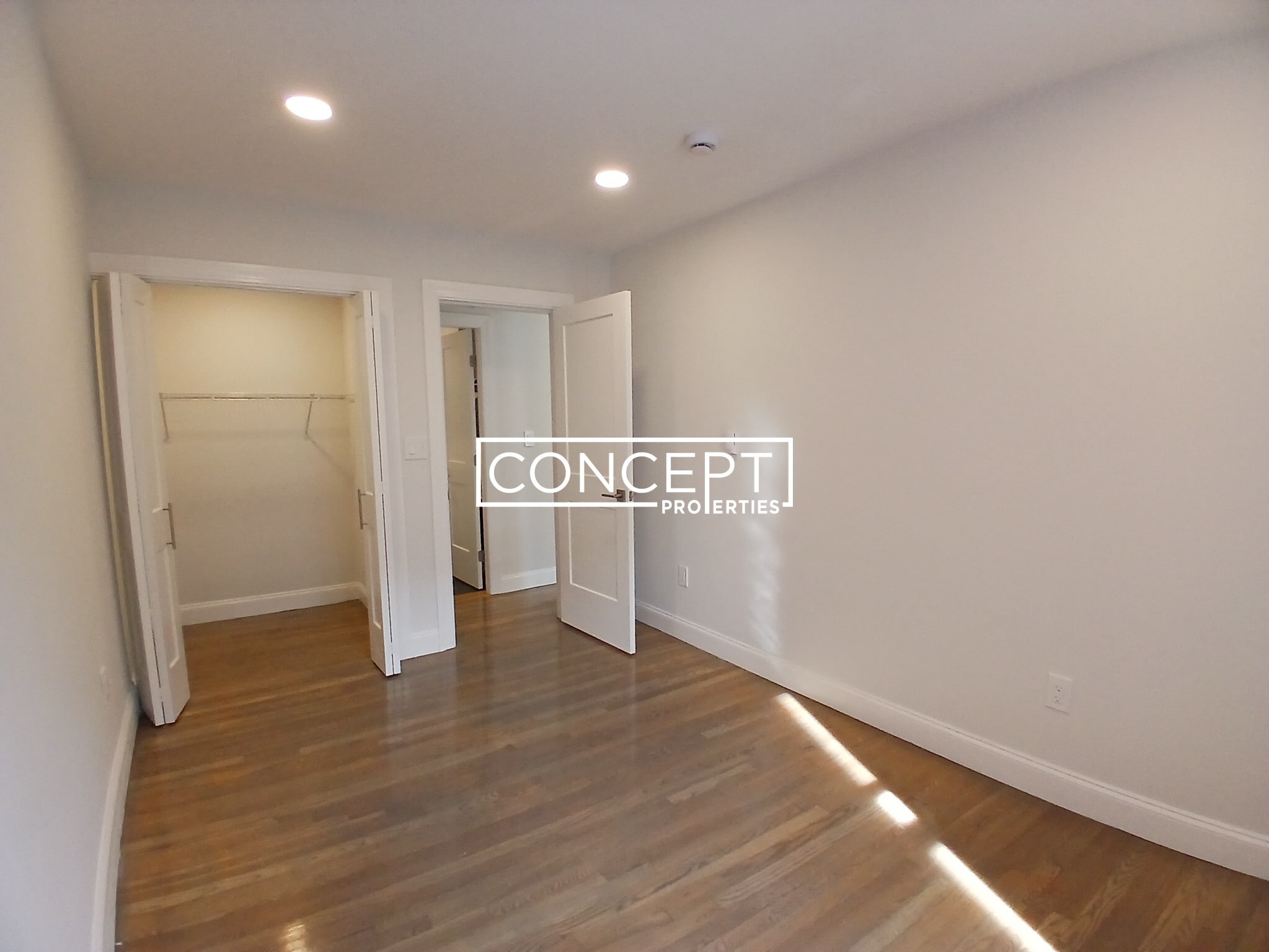 Building Photo - 529 Beacon St