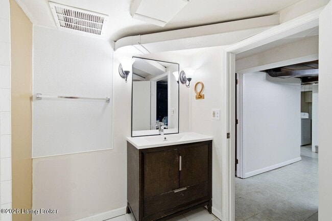 Building Photo - 1209 Valley Dr