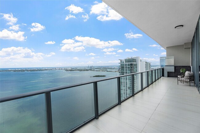 Building Photo - 480 NE 31st St