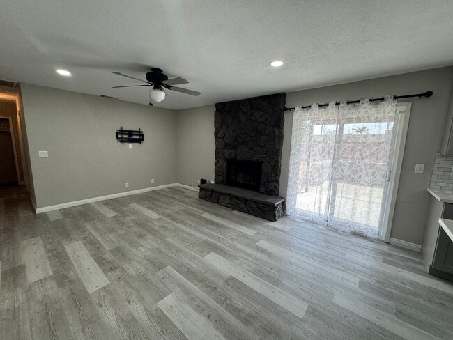 Building Photo - Apple Valley Home in Sitting Bull District