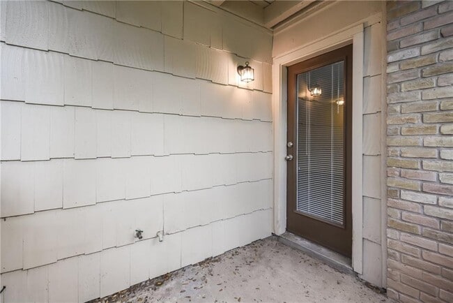 Building Photo - 8210 Bent Tree Rd