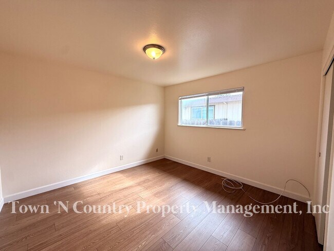 Building Photo - 239 W Alvin Dr