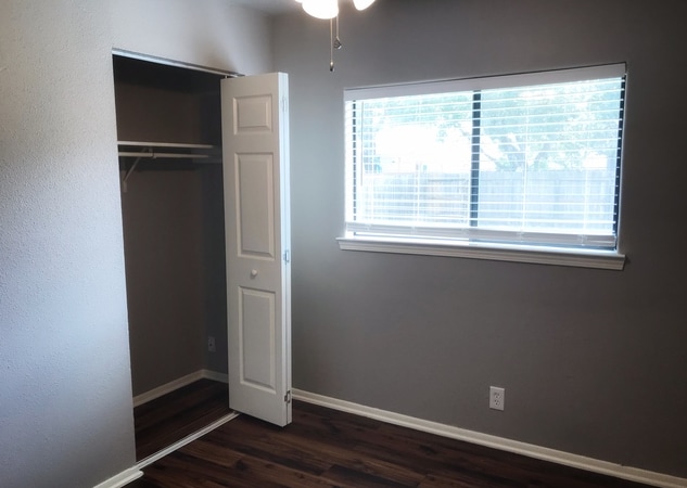 Building Photo - 11730 Spring Song Dr