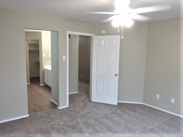 Building Photo - 631 Gateship Dr