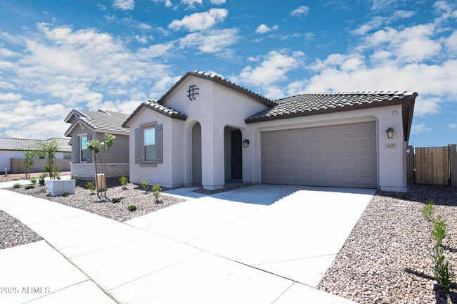 Building Photo - 935 W Finch Dr