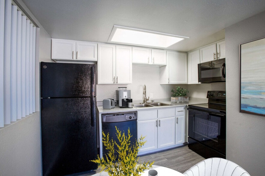 Building Photo - Grove at Tramway