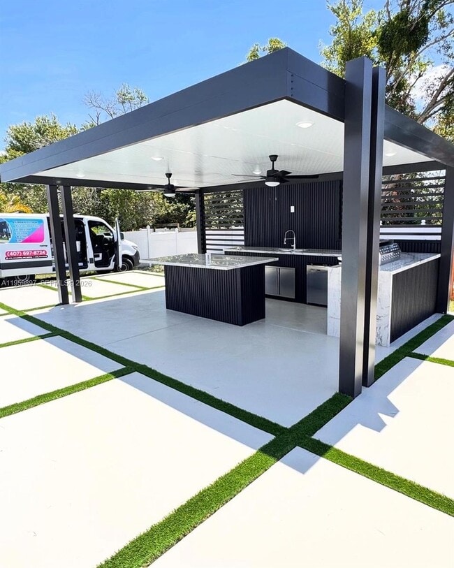 Building Photo - 2359 Kings Crest Rd