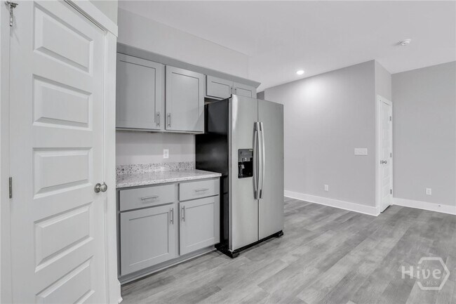Building Photo - 105 Sherwood Ct
