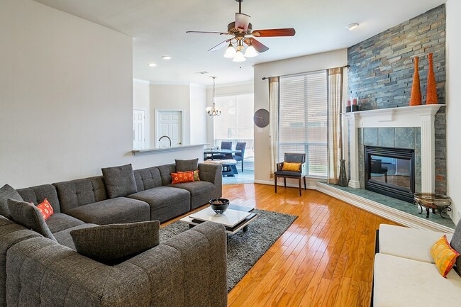 Building Photo - 7712 Brookview Ct