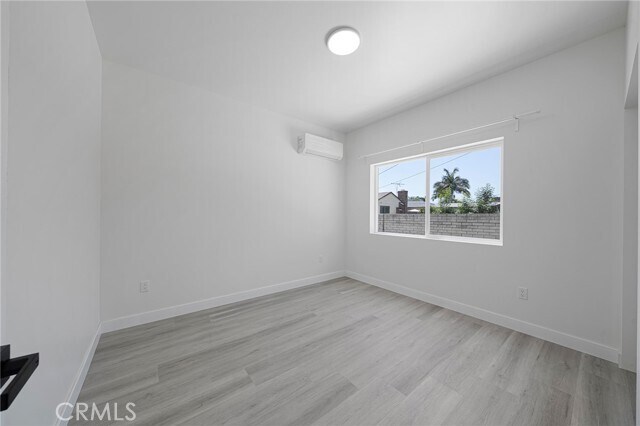 Building Photo - 2423 S Myrtle Ave