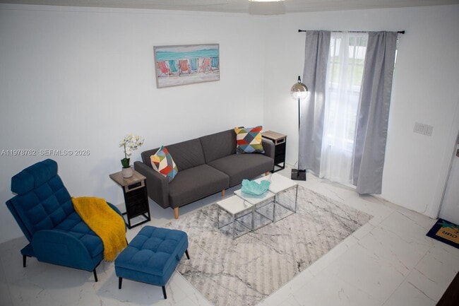 Building Photo - 200 SW 11th St