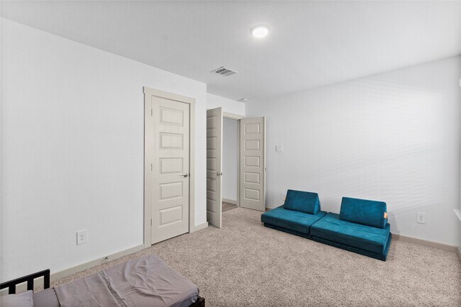 Building Photo - 13220 Lago Acero