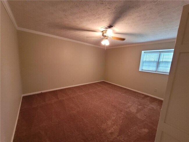 Building Photo - 2800 Davis Rd