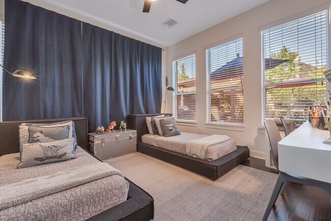 Building Photo - 6334 Collina Springs Ct