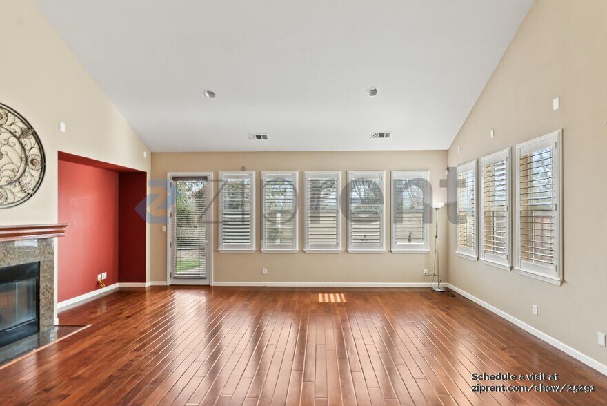 Building Photo - 651 Carrington Ct